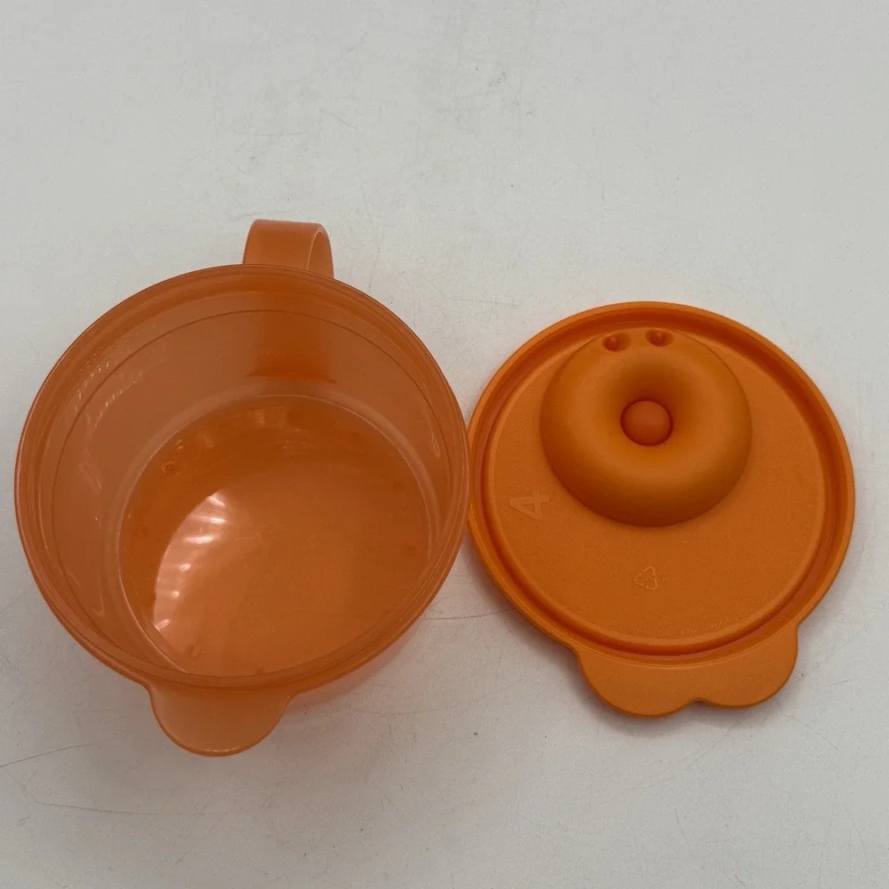 Tupperware 3155A-1 Microwavable 16 oz Soup Mug W/Vented Spout Lid -‎ Orange
